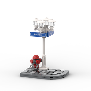 Laternenpfahl, weiße Ecke mit Hydranten - blaue Schilder