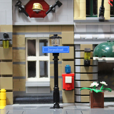 Straatnaambord 1x4 met Zwarte Lantaarnpaal